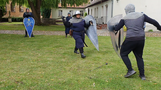 Sabrina vs Constantin mit Schützenunterstützung