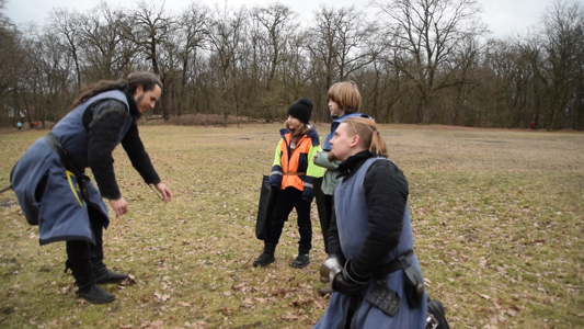 Kinder gegen Schildwall