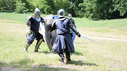 Volker vs Mikael und Annalena